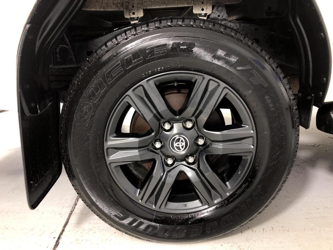 Photo '12' of Toyota Hilux