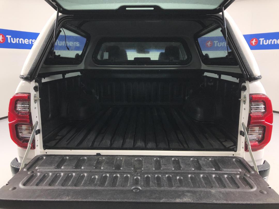 Photo '14' of Toyota Hilux