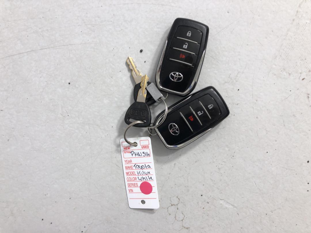 Photo '22' of Toyota Hilux