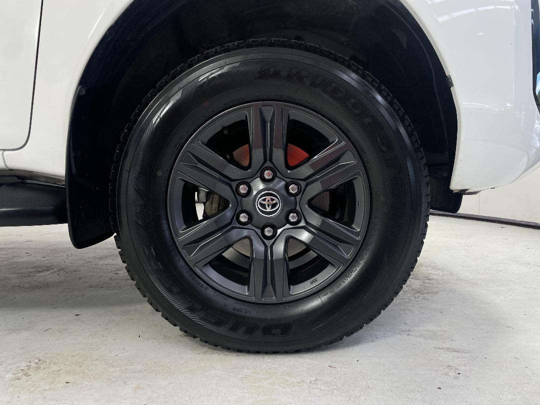 Photo '9' of Toyota Hilux