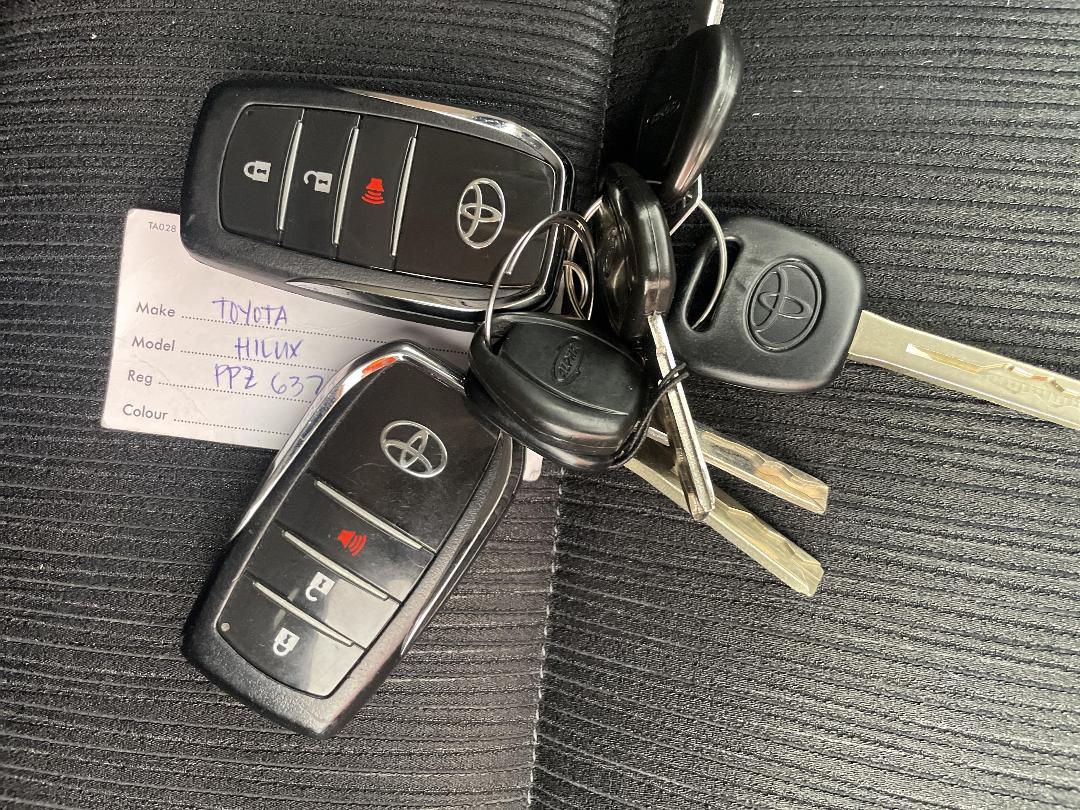 Photo '22' of Toyota Hilux