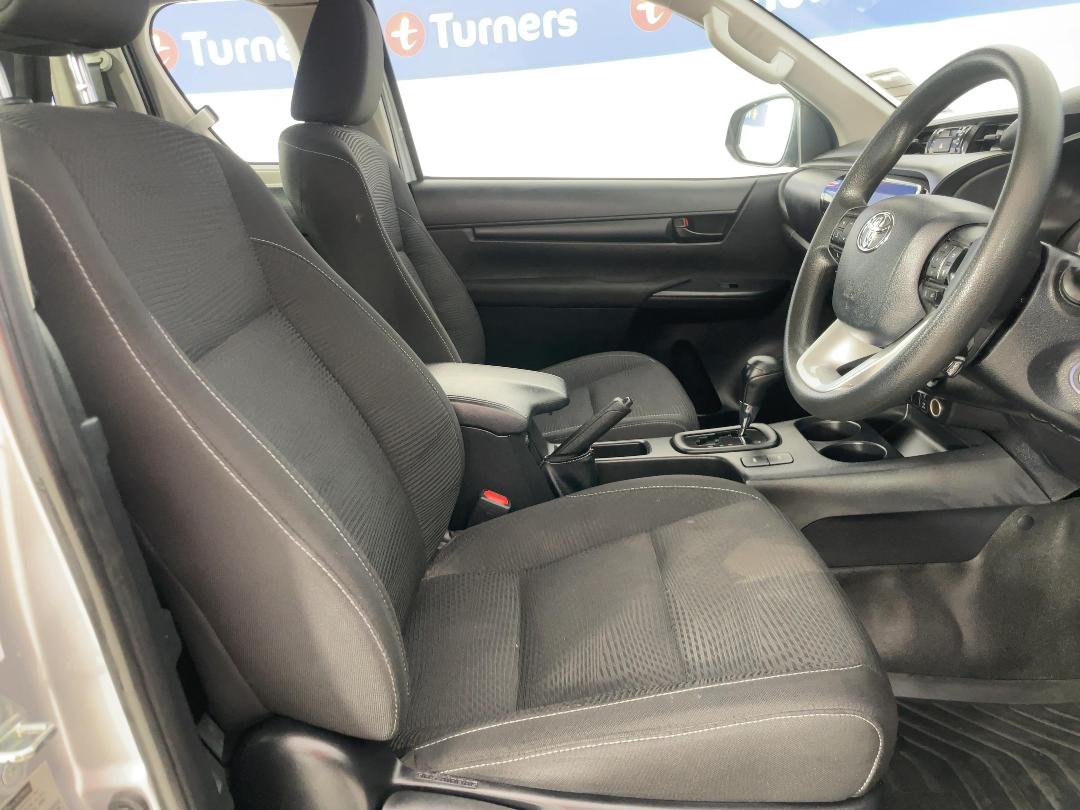 Photo '16' of Toyota Hilux Photo '16' of Toyota Hilux