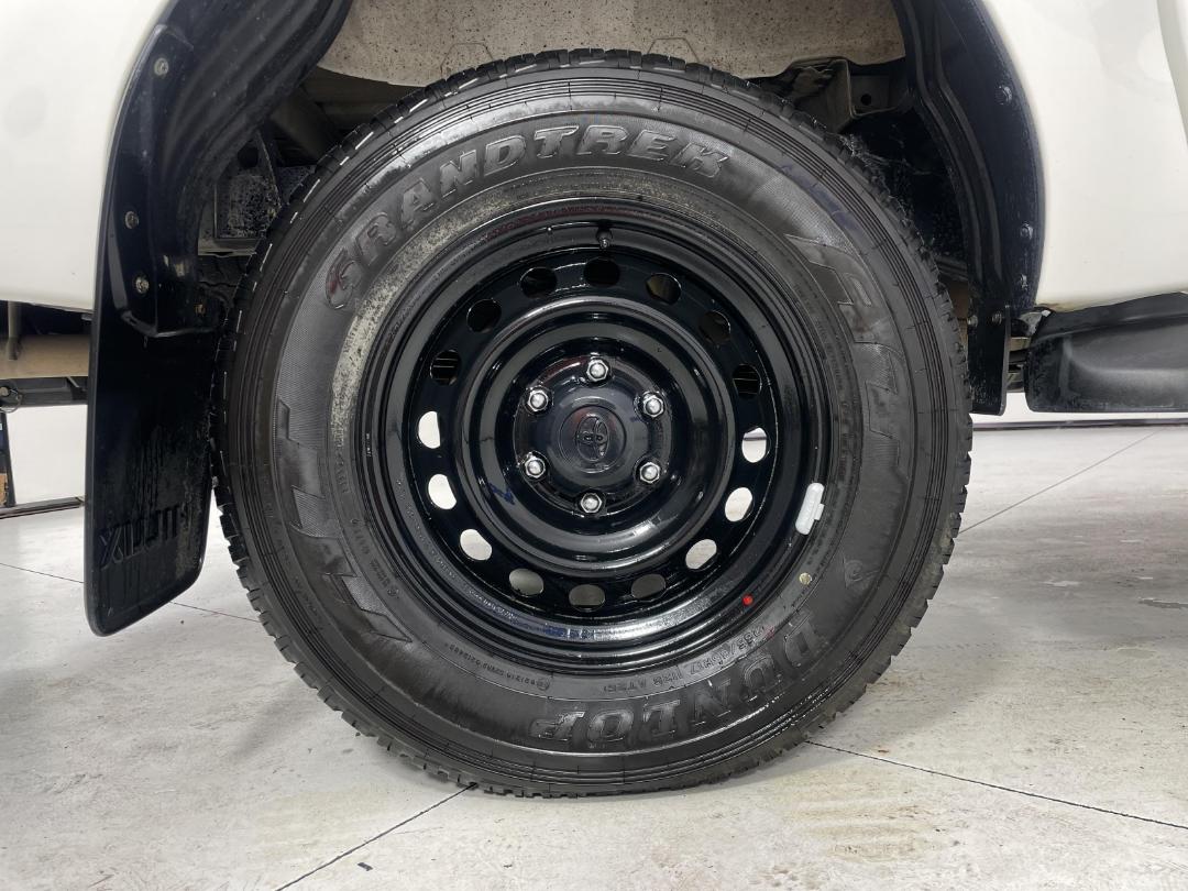 Photo '12' of Toyota Hilux