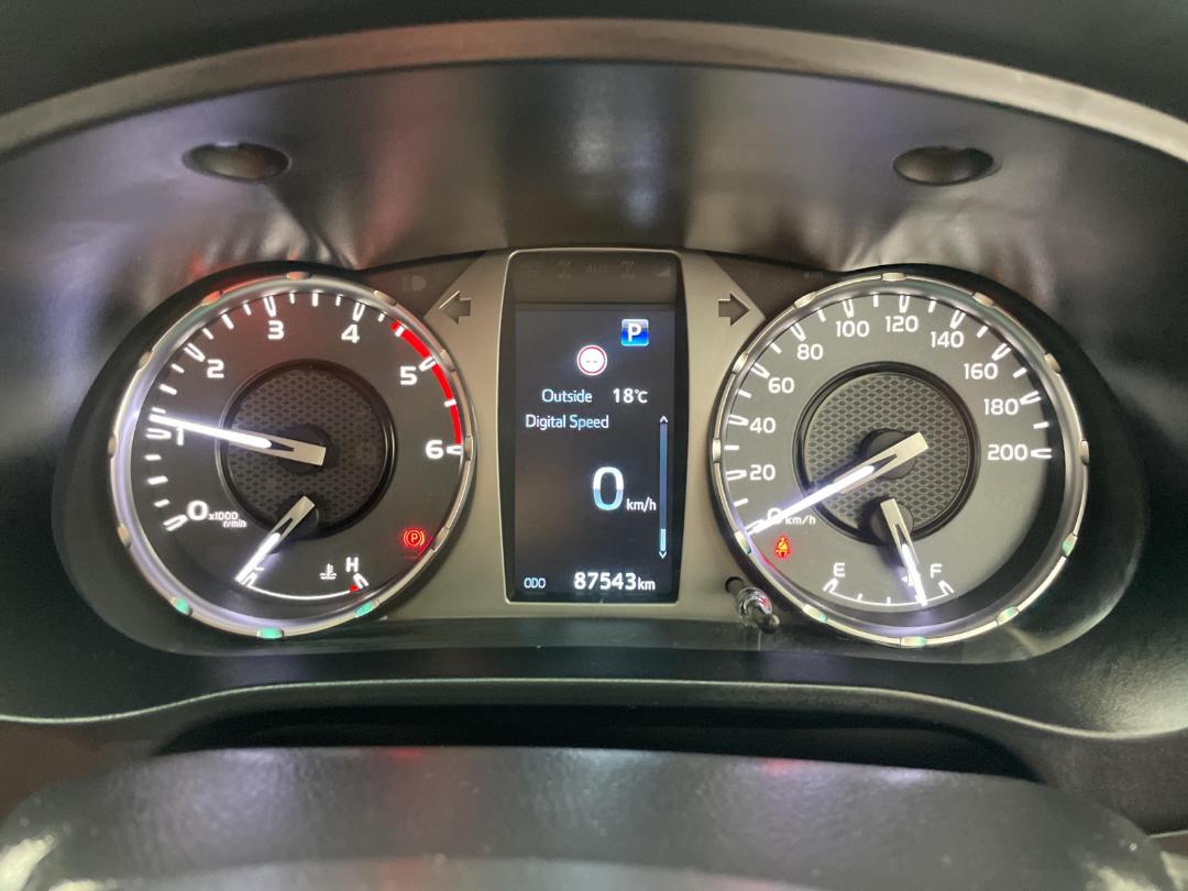 Photo '21' of Toyota Hilux