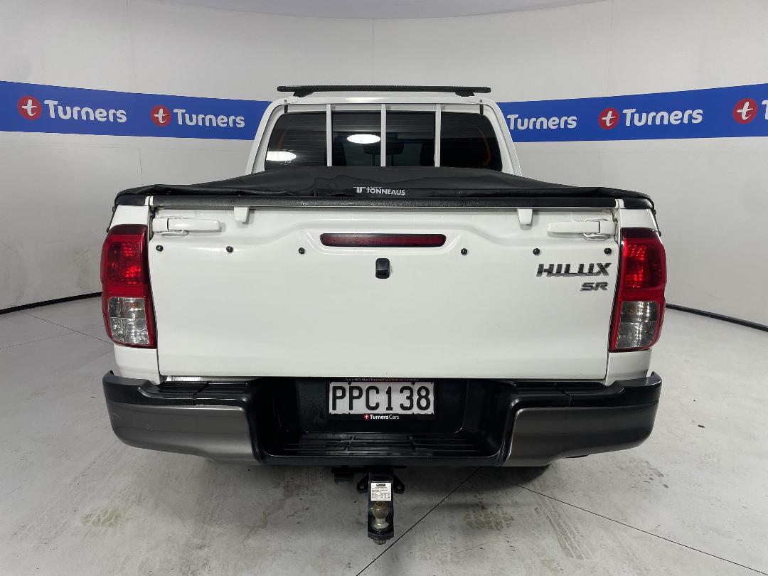 Photo '6' of Toyota Hilux