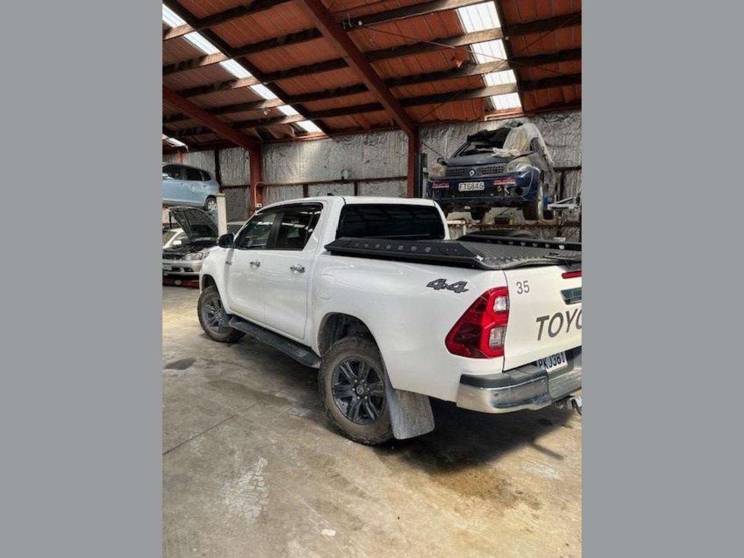 Photo '3' of Toyota Hilux SR5 TD DC