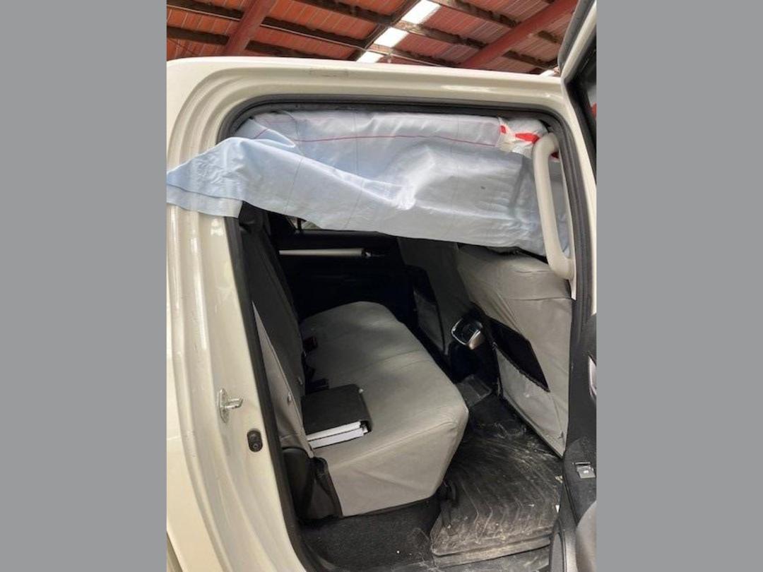 Photo '6' of Toyota Hilux SR5 TD DC