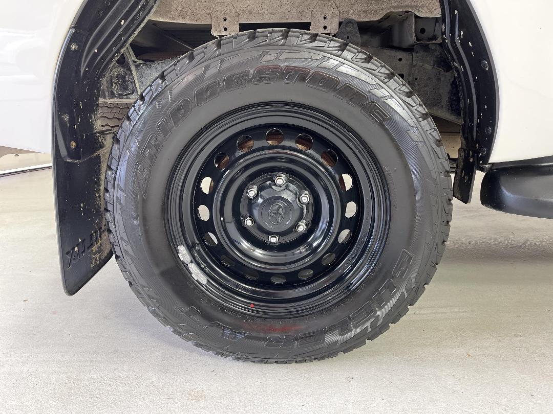 Photo '12' of Toyota Hilux