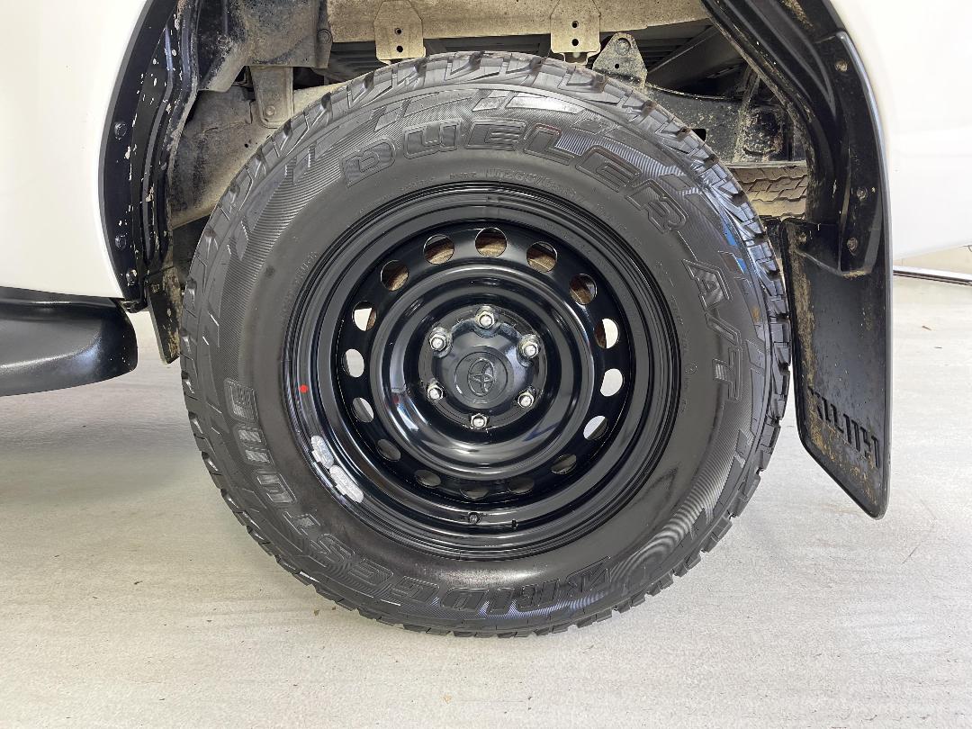 Photo '11' of Toyota Hilux