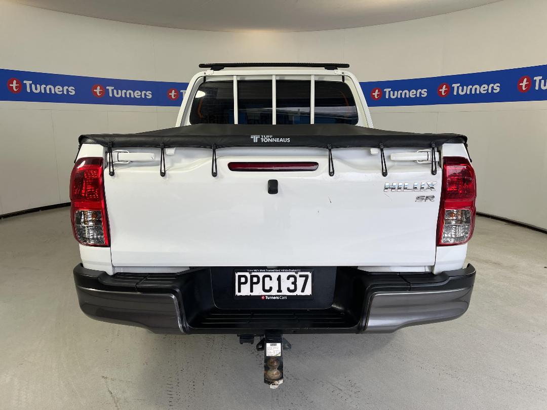 Photo '6' of Toyota Hilux