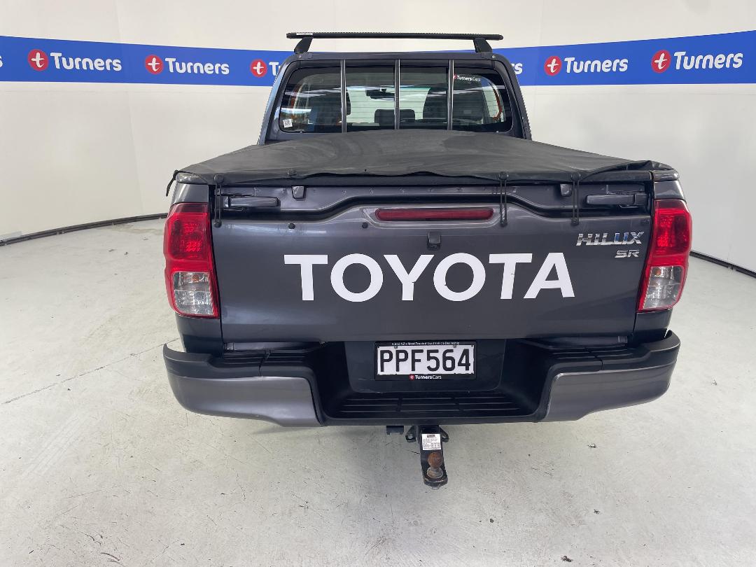 Photo '6' of Toyota Hilux