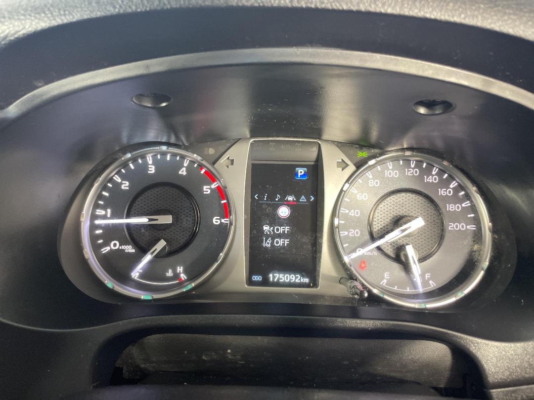 Photo '21' of Toyota Hilux