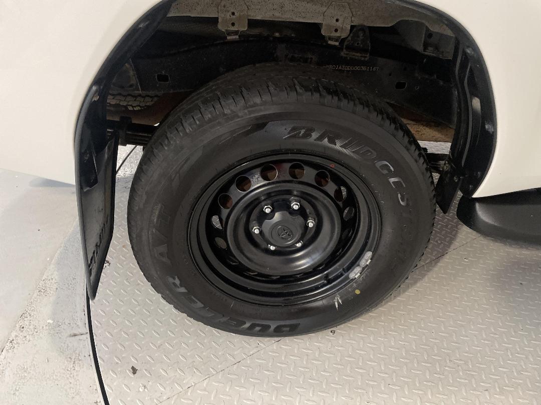 Photo '12' of Toyota Hilux