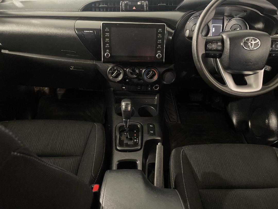 Photo '18' of Toyota Hilux