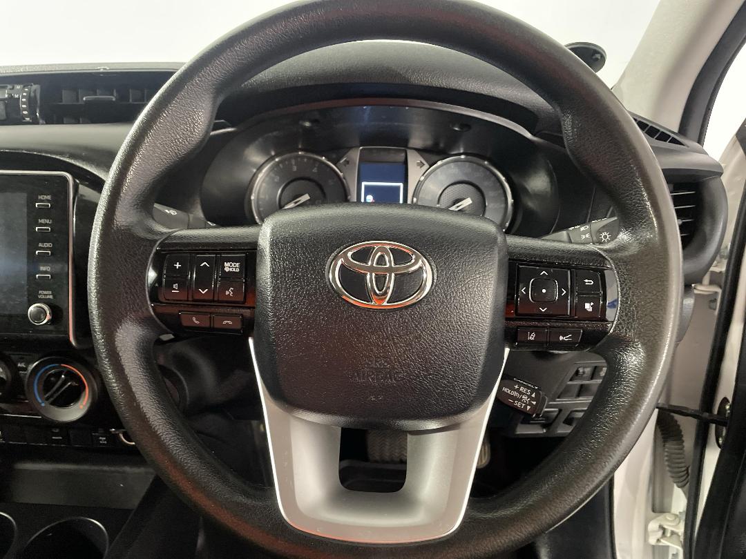 Photo '28' of Toyota Hilux