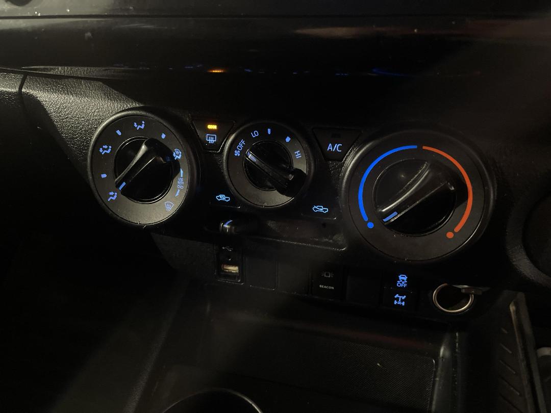 Photo '31' of Toyota Hilux