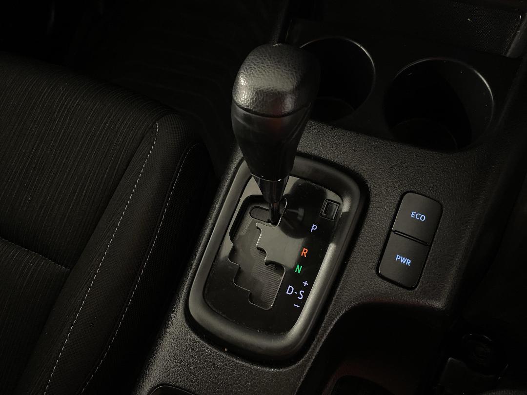 Photo '32' of Toyota Hilux