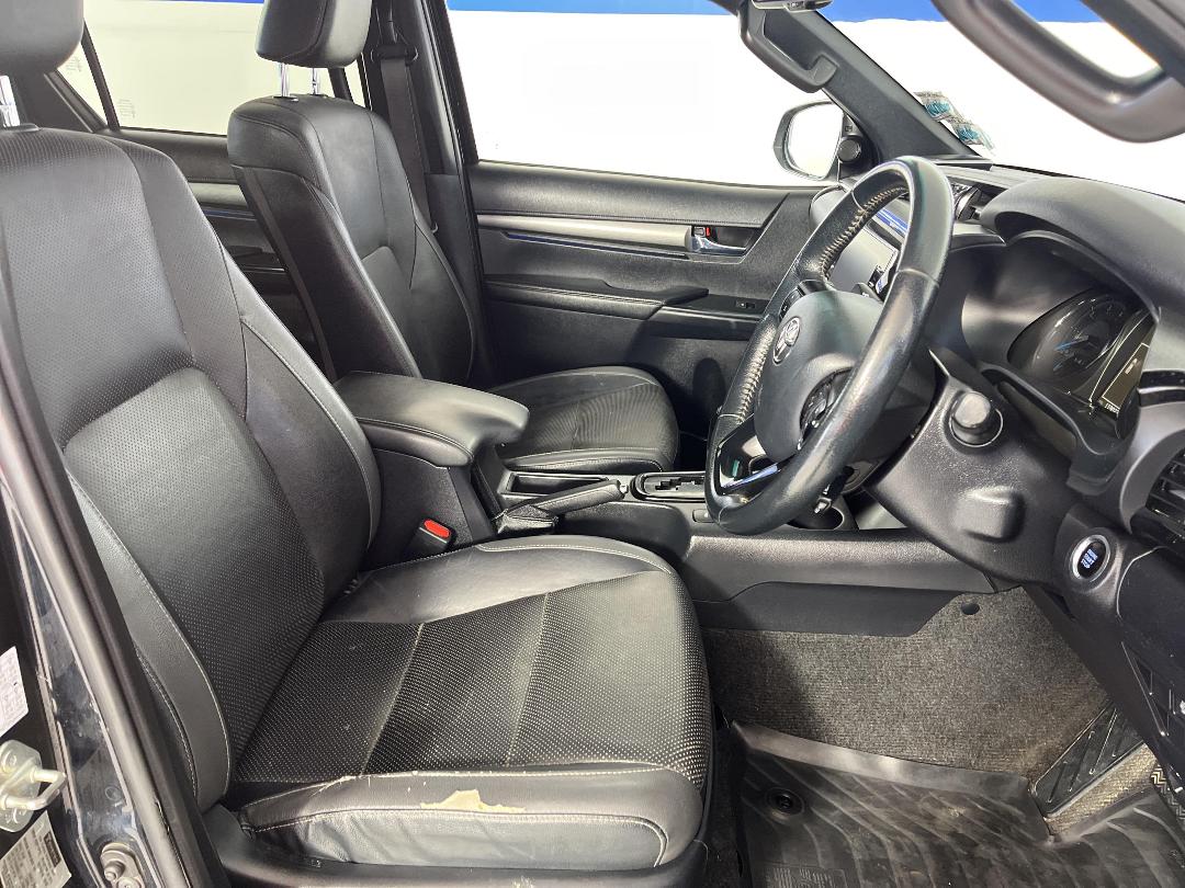 Photo '16' of Toyota Hilux