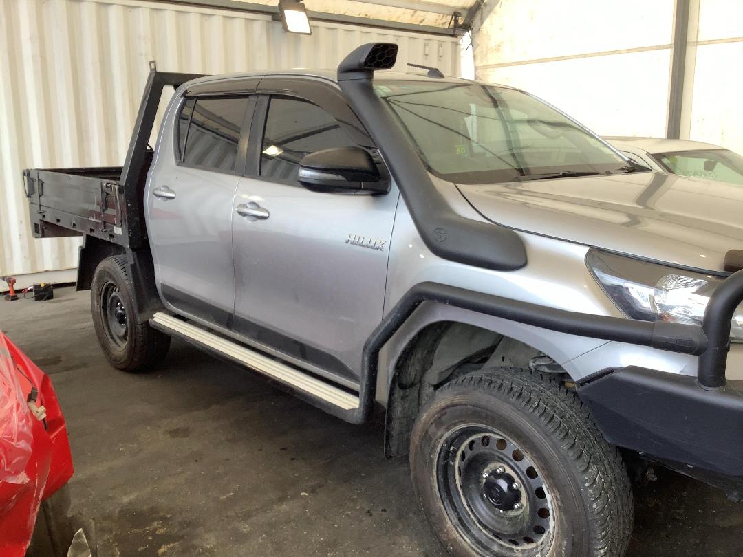 Photo '4' of Toyota Hilux SR TD DC/CC