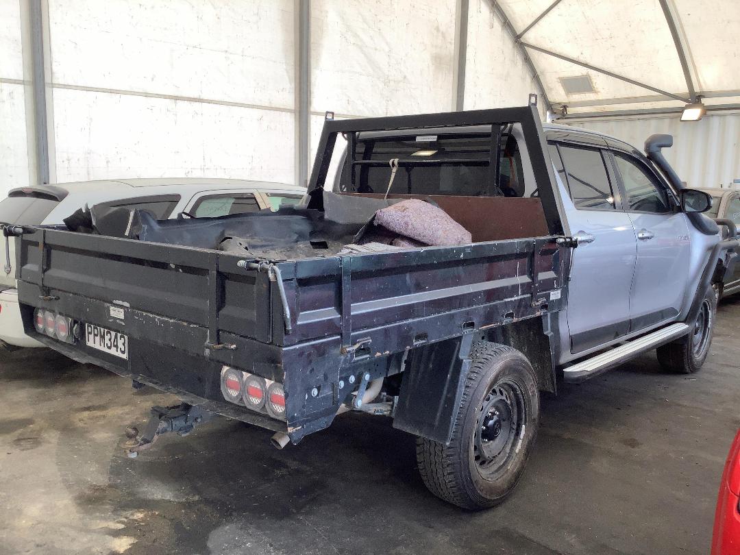 Photo '5' of Toyota Hilux SR TD DC/CC