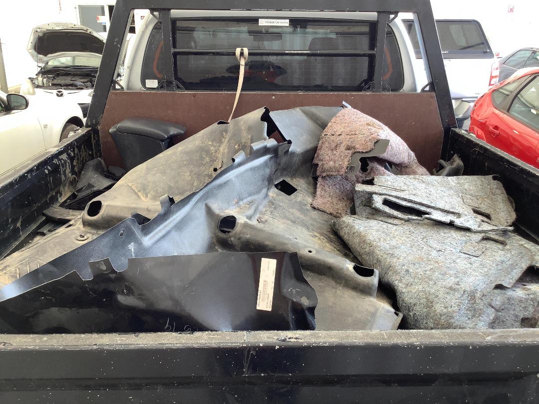 Photo '7' of Toyota Hilux SR TD DC/CC