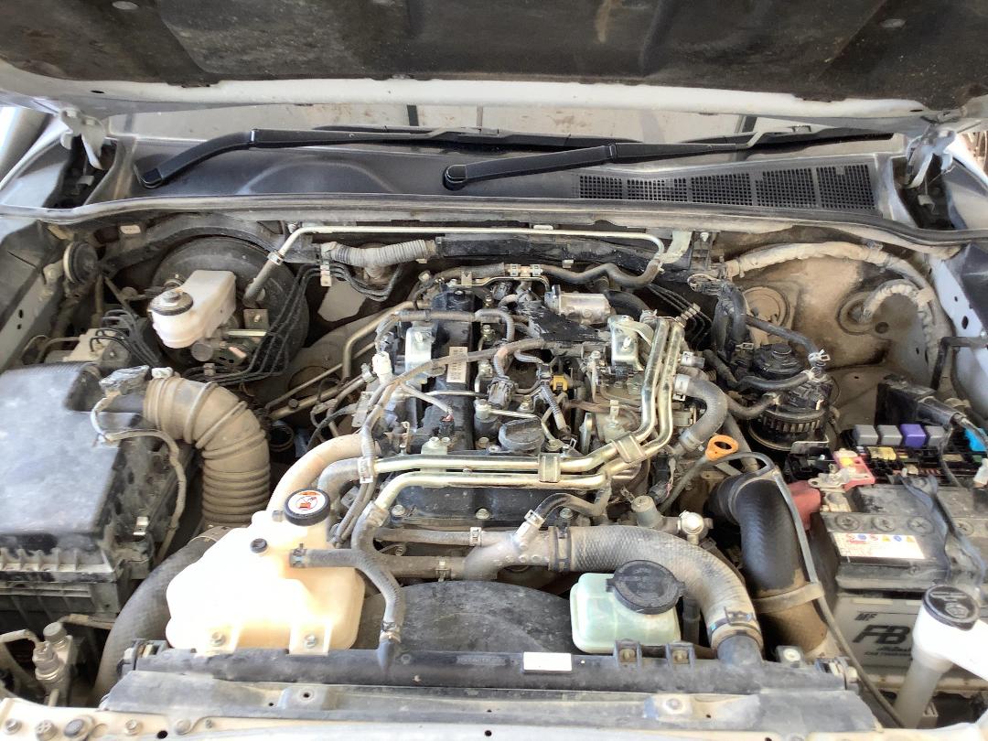 Photo '14' of Toyota Hilux SR TD DC/CC