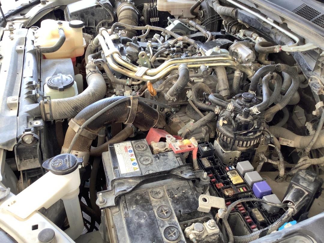 Photo '15' of Toyota Hilux SR TD DC/CC