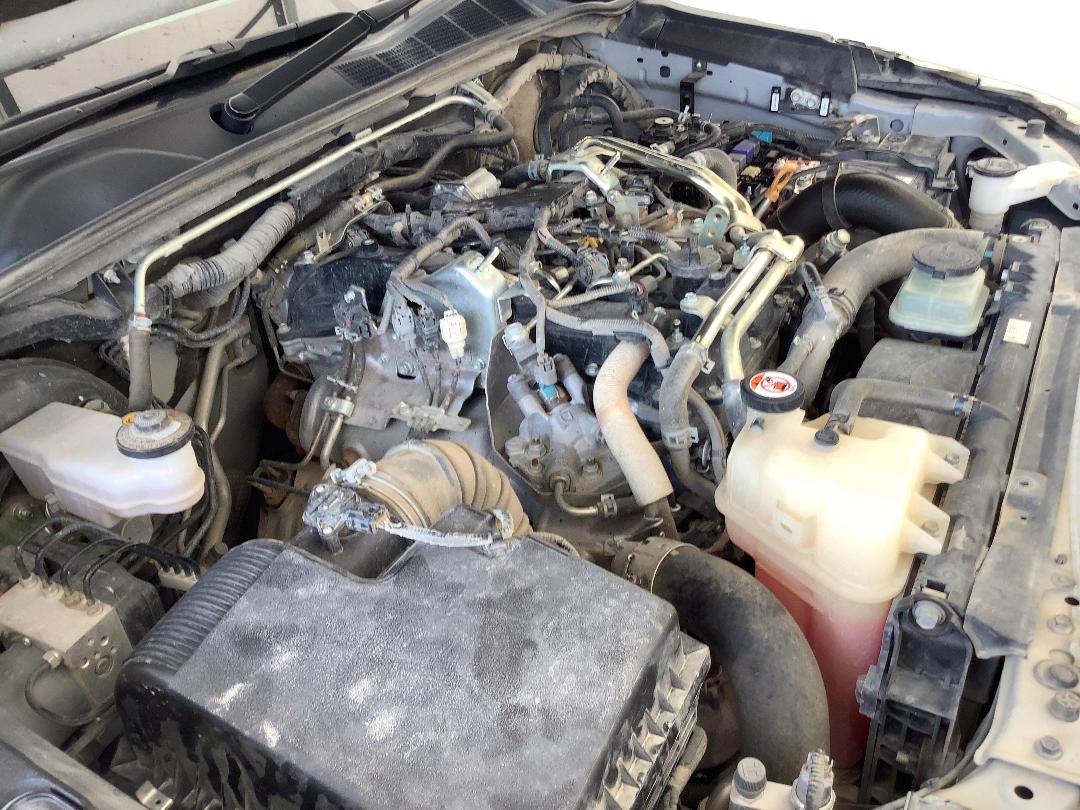 Photo '16' of Toyota Hilux SR TD DC/CC