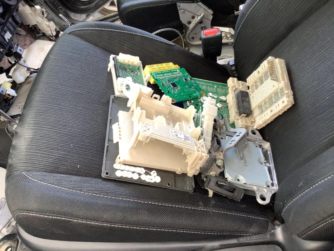 Photo '12' of Toyota Hilux SR TD DC/CC