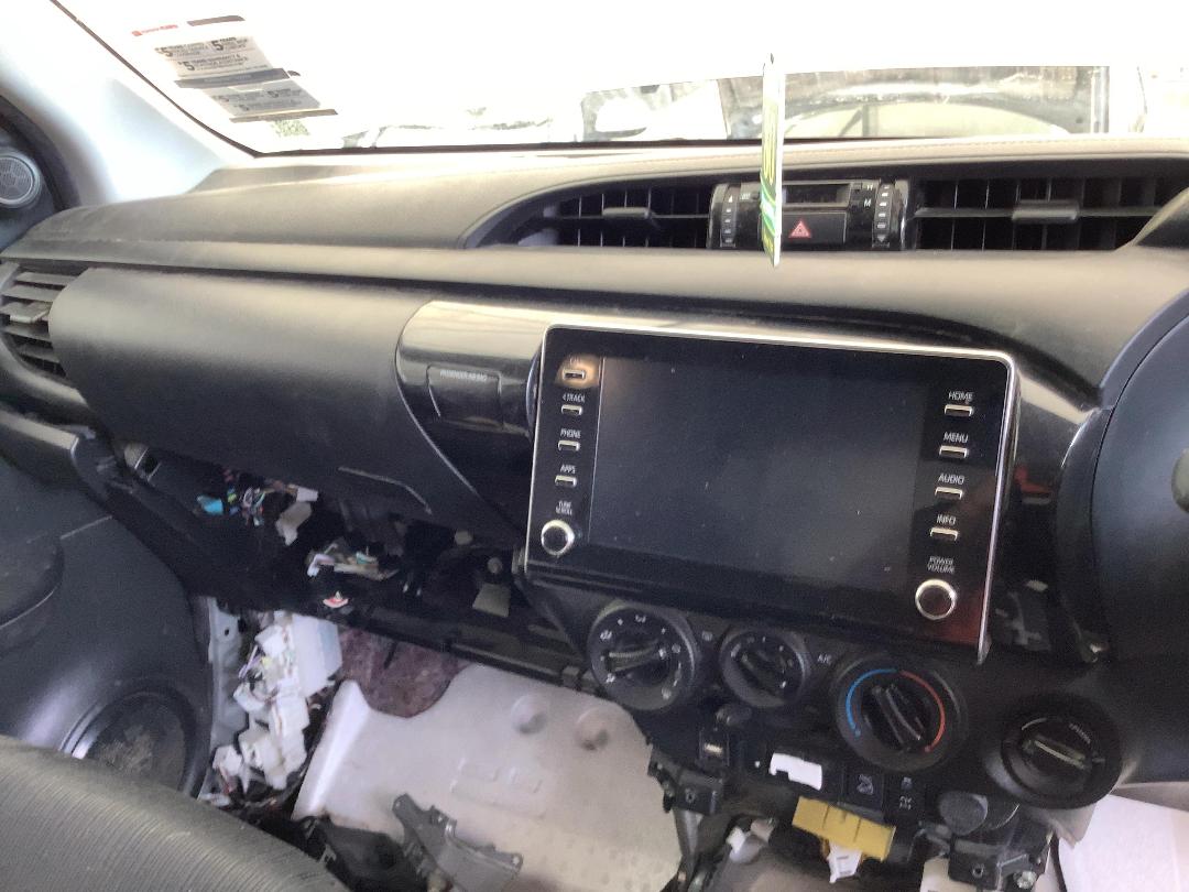 Photo '21' of Toyota Hilux SR TD DC/CC