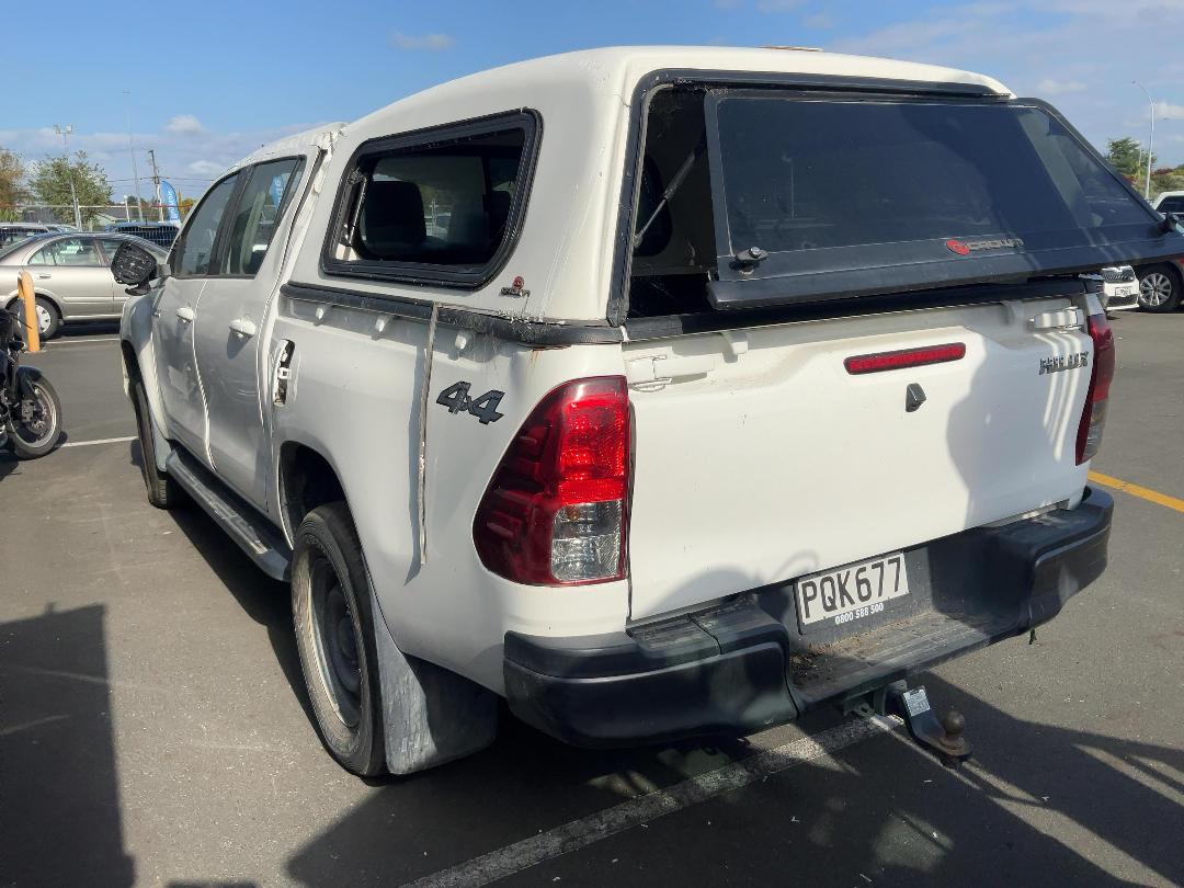 Photo '3' of Toyota Hilux SR TD DC