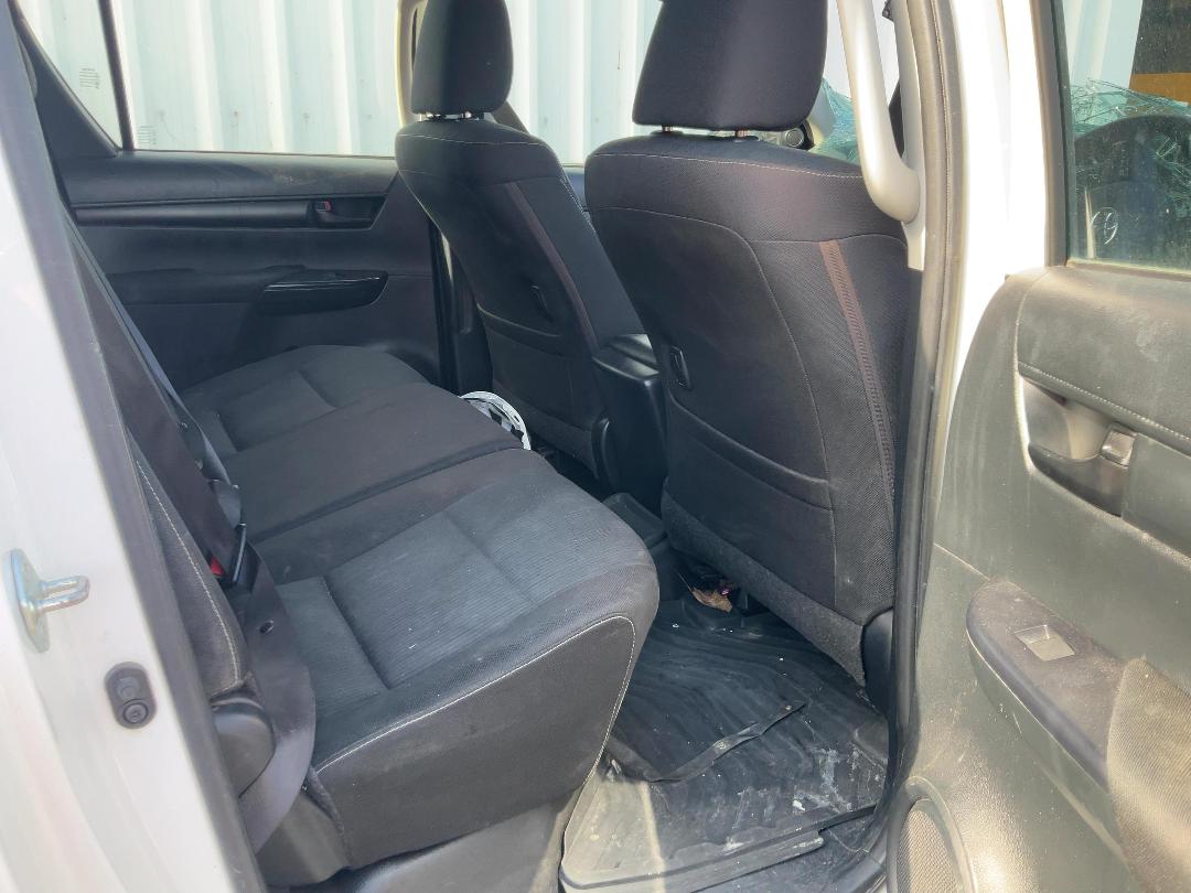 Photo '8' of Toyota Hilux SR TD DC