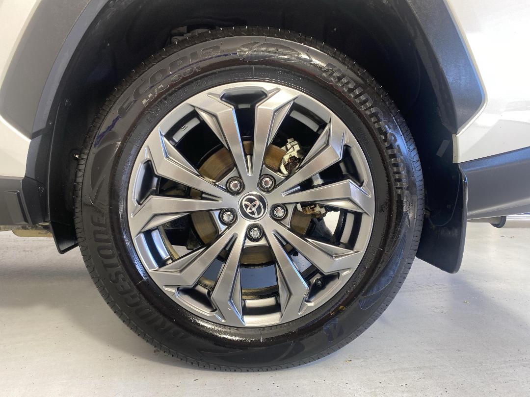 Photo '11' of Toyota Rav4