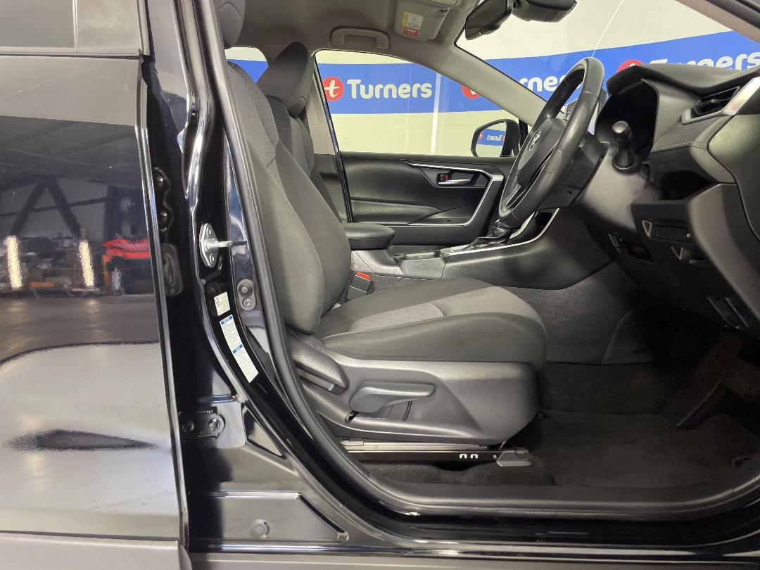 Photo '16' of Toyota Rav4