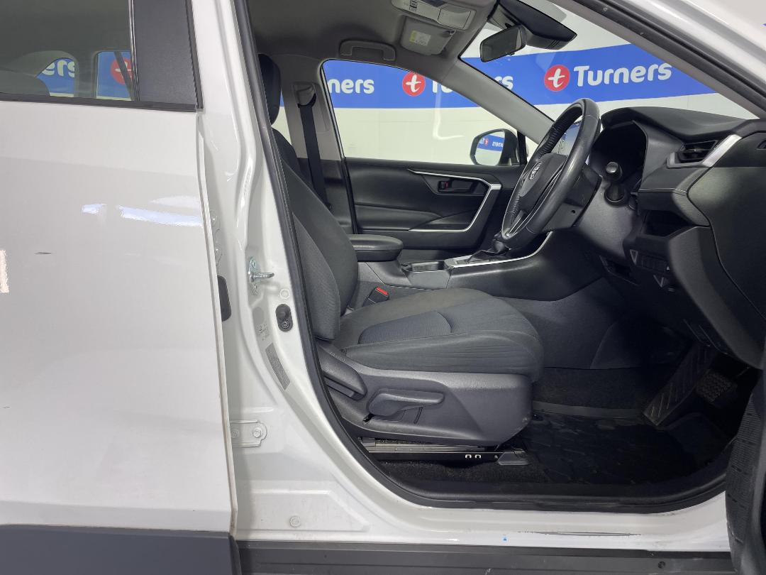 Photo '16' of Toyota Rav4