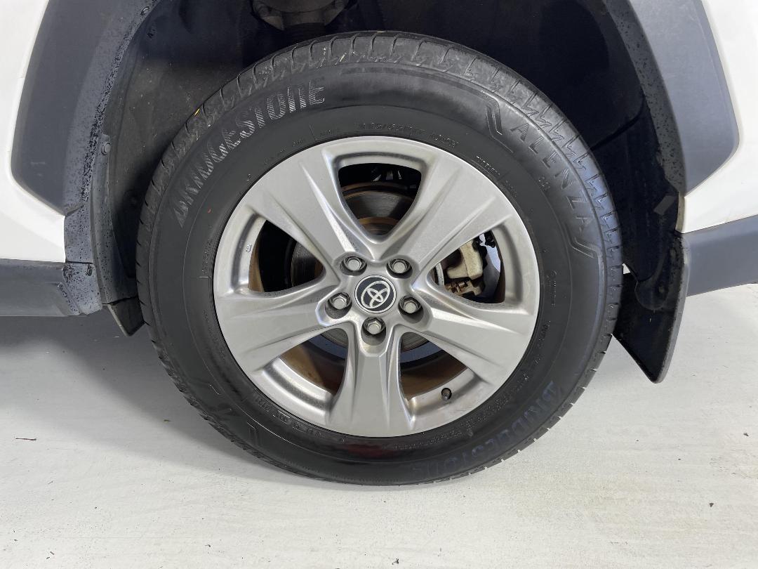 Photo '11' of Toyota Rav4