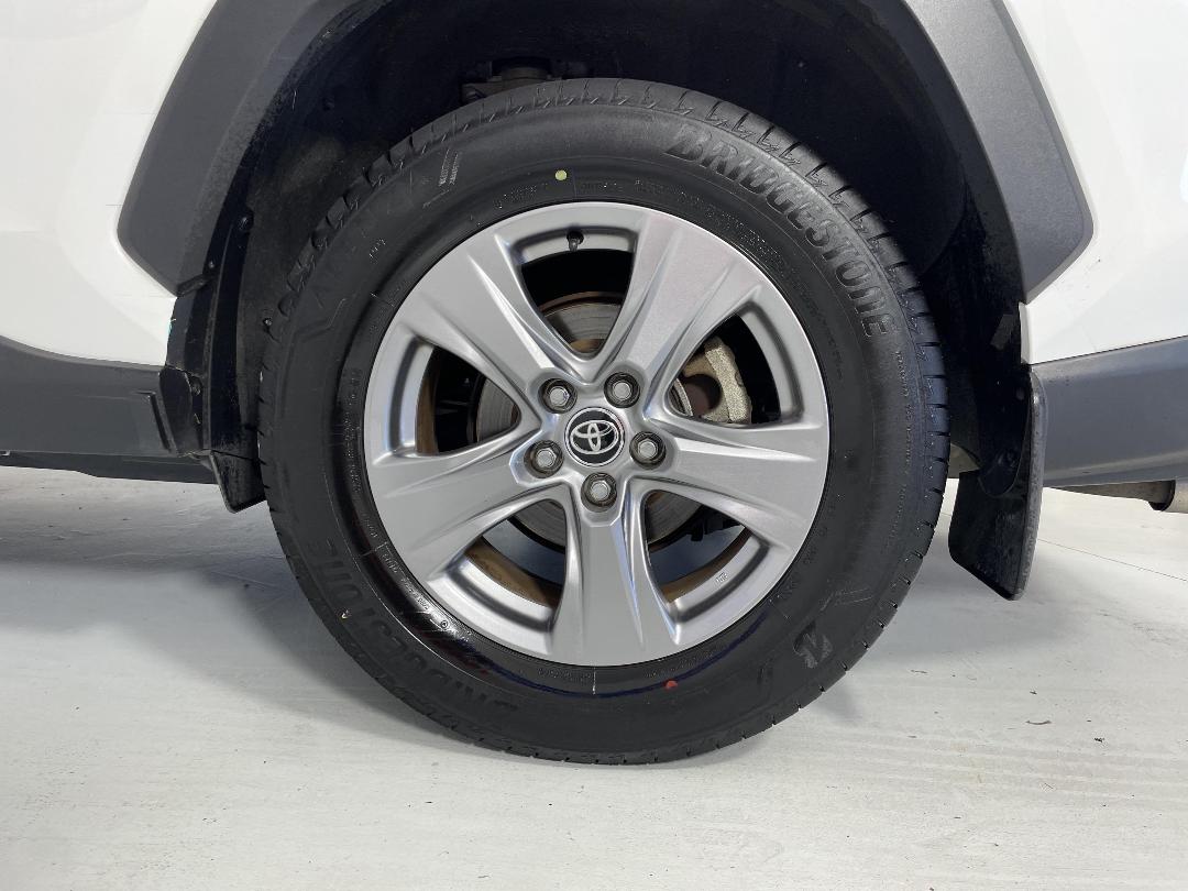 Photo '11' of Toyota Rav4