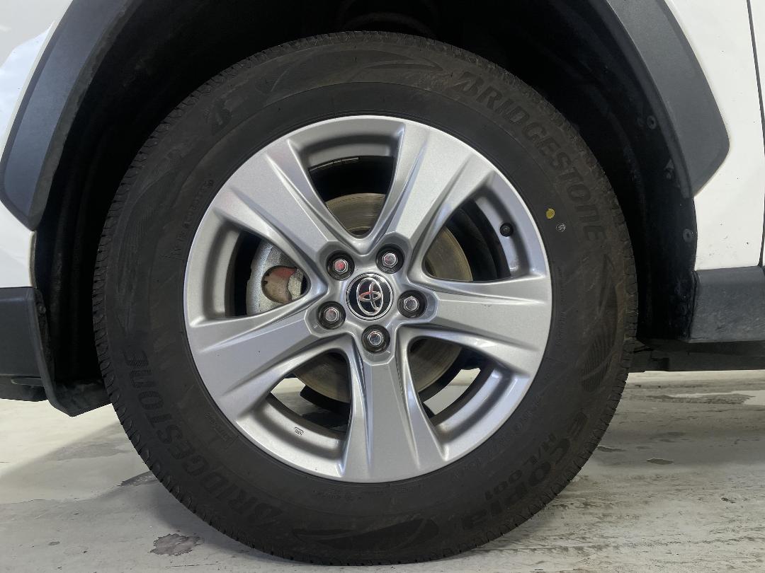 Photo '10' of Toyota Rav4