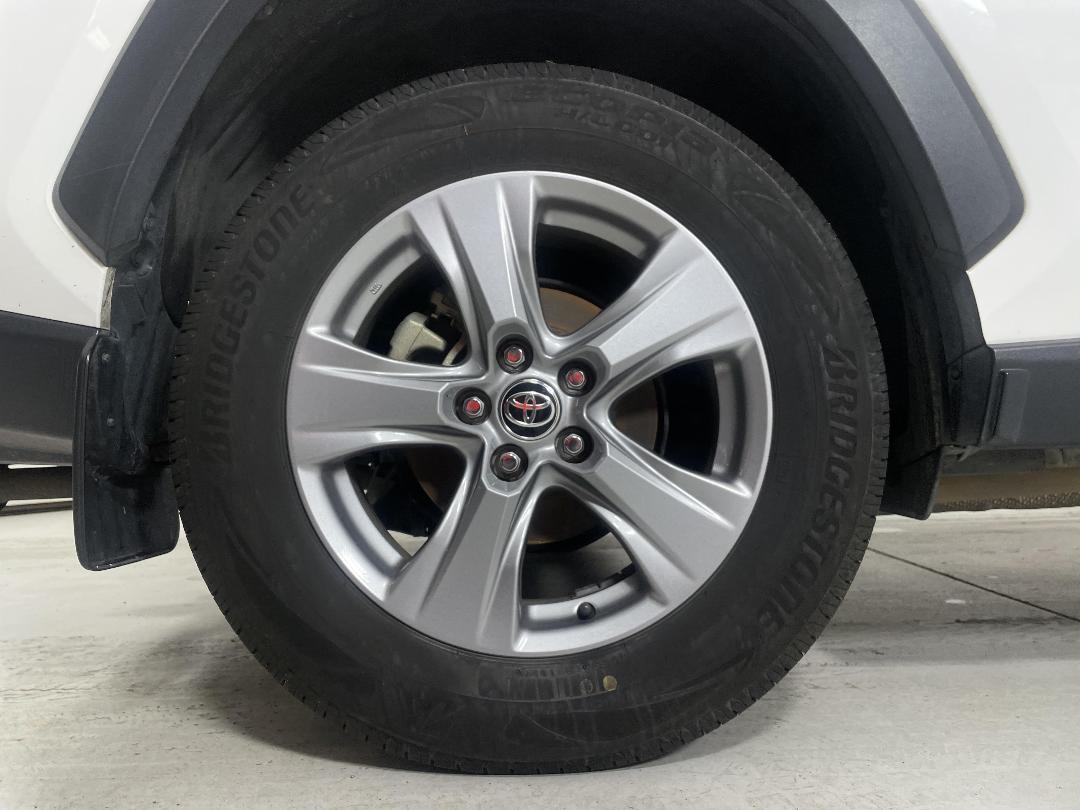 Photo '12' of Toyota Rav4