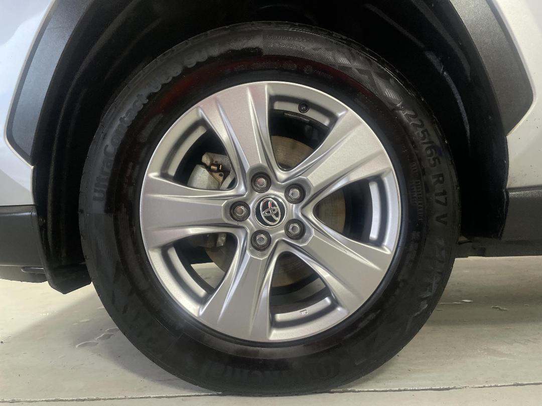 Photo '10' of Toyota Rav4