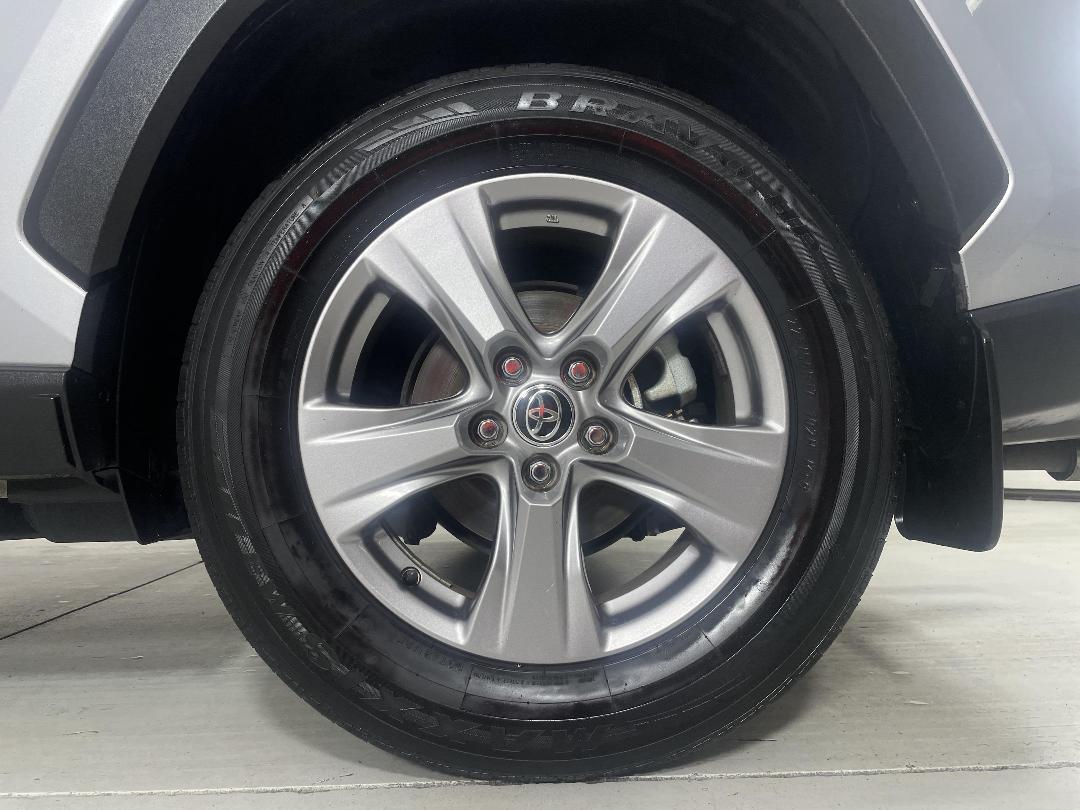 Photo '11' of Toyota Rav4