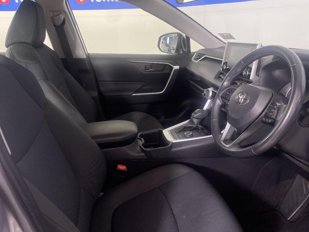 Photo '16' of Toyota Rav4