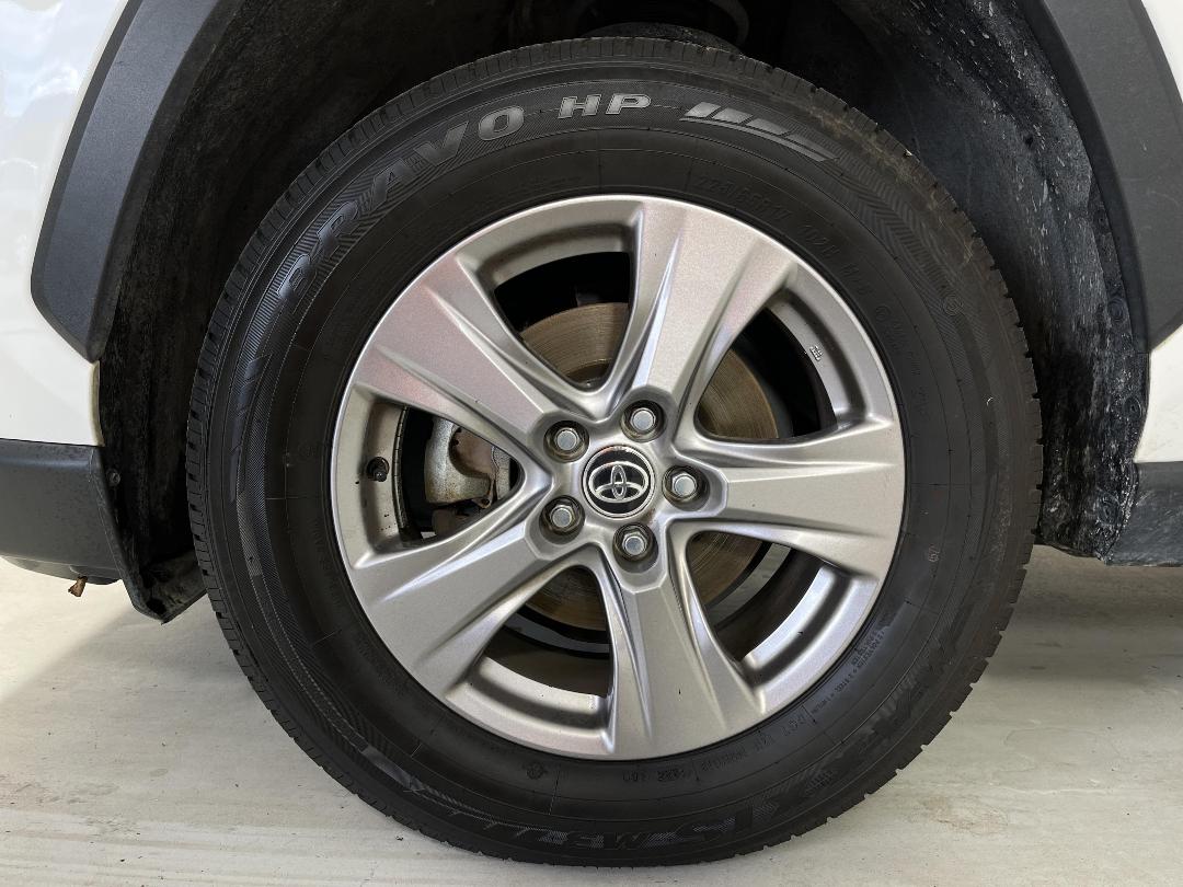 Photo '10' of Toyota Rav4