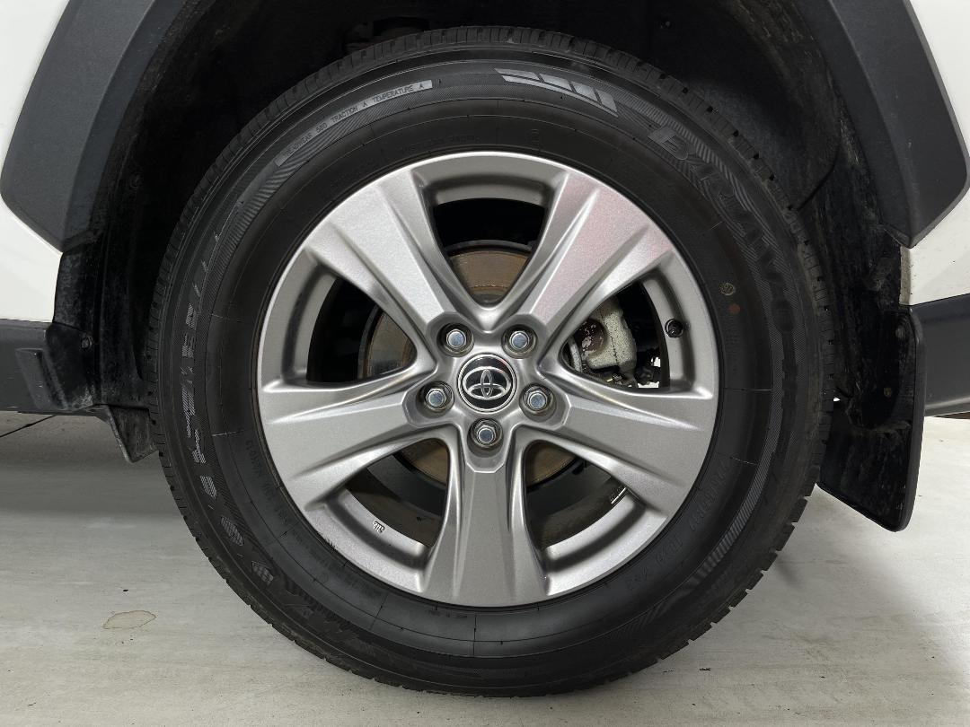 Photo '11' of Toyota Rav4