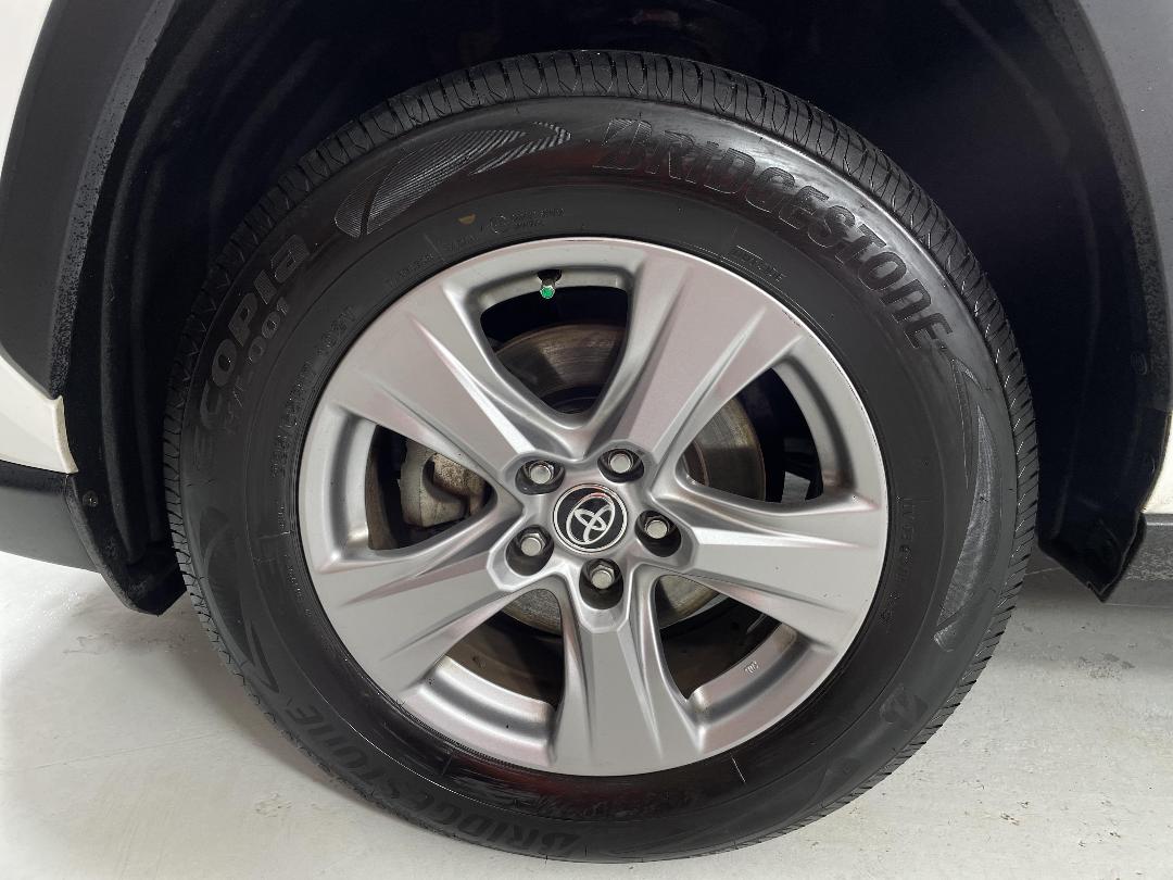 Photo '10' of Toyota Rav4