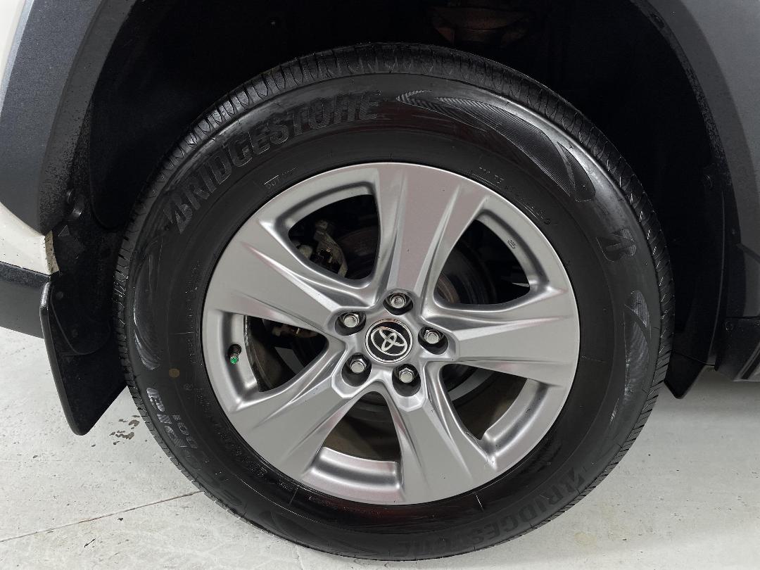 Photo '12' of Toyota Rav4