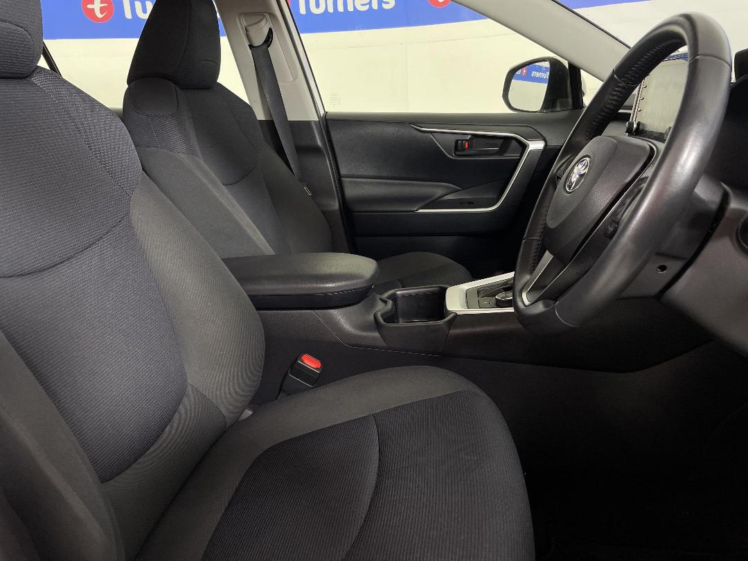 Photo '16' of Toyota Rav4