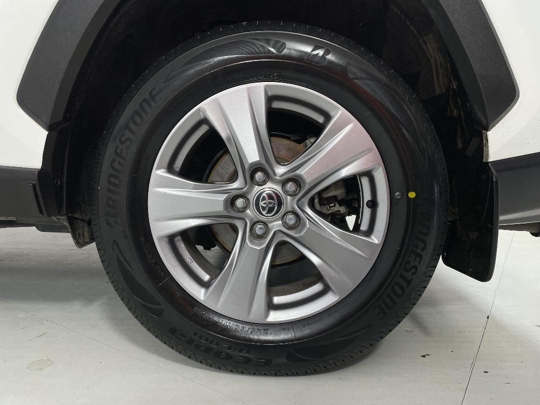 Photo '11' of Toyota Rav4