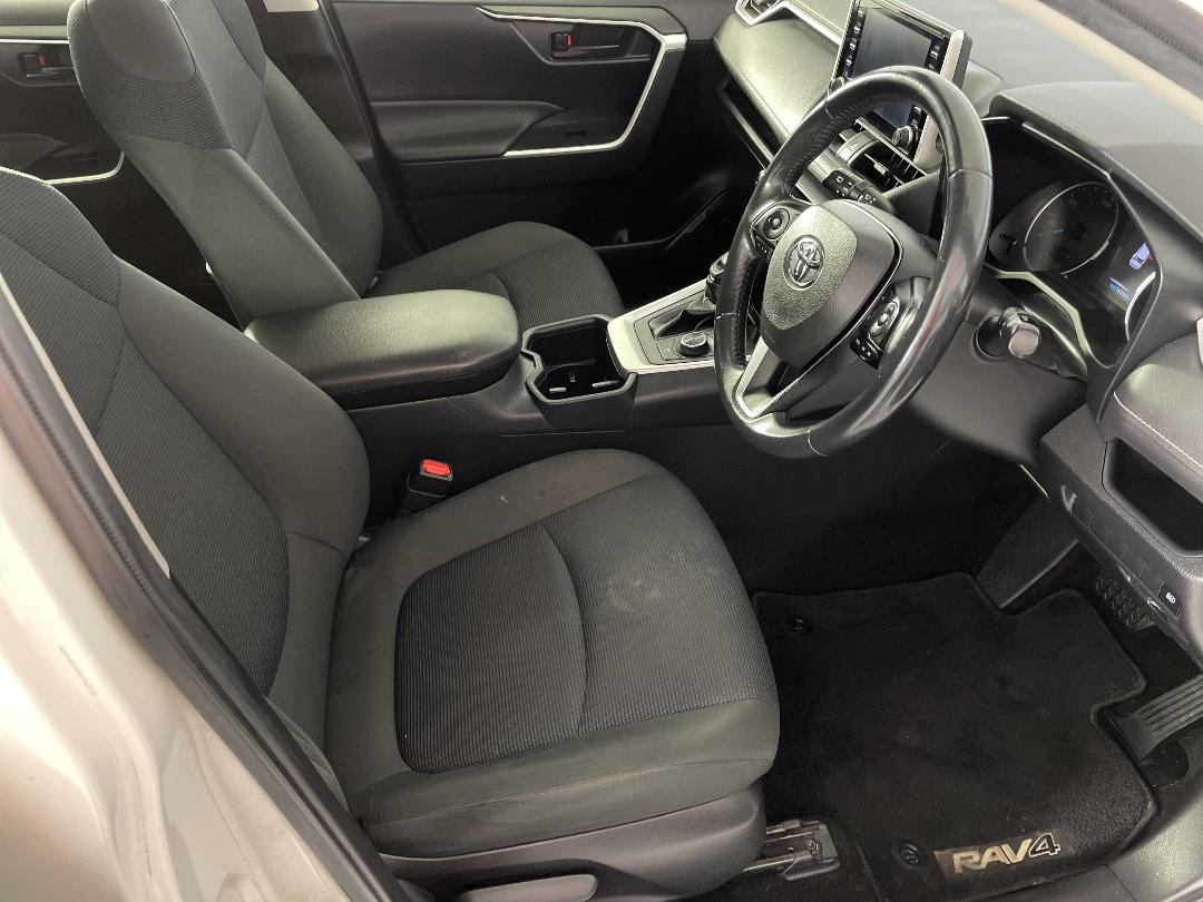 Photo '16' of Toyota Rav4