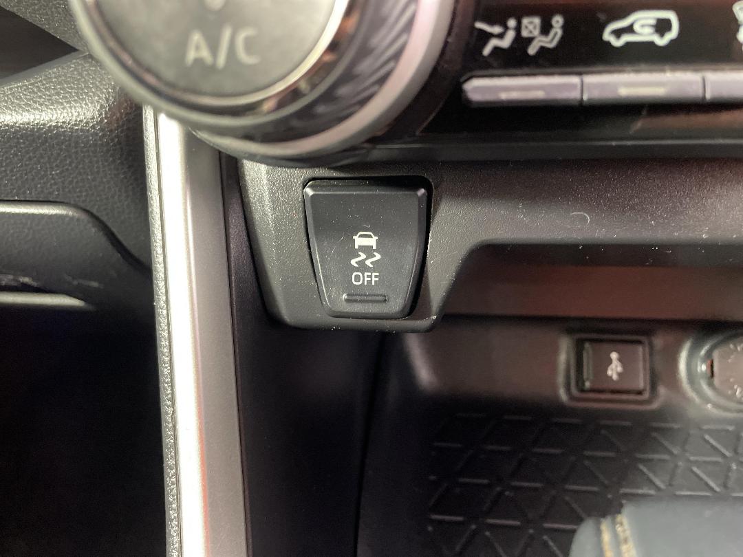 Photo '28' of Toyota Rav4